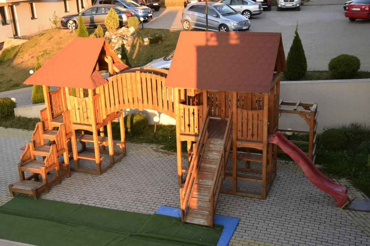 Lux Apartman B1 Milmari コパオニク エクステリア 写真